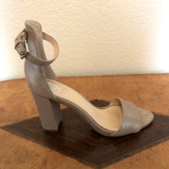 New VINCE CAMUTO Corlina Metallic Rose Gold Leather Sandal Block Heel 5.5 - Picture 4 of 7